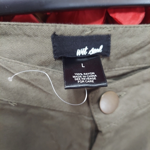 Wet Seal NWOT Women's Size Large Khaki Cargo Pants -TAG FELL OFF IN TRANSFER - Picture 4 of 8